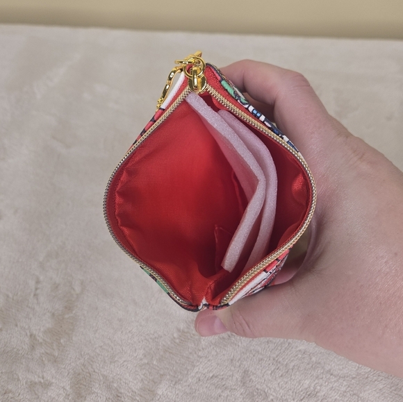 Hello Kitty With Horse Coin Purse - Picture 6 of 8